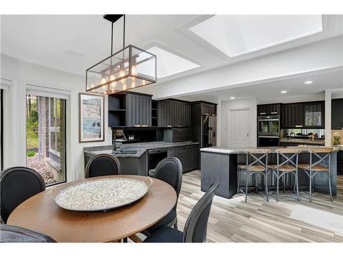 2 Pioneer Grove Road, Puslinch, ON - Indoor Photo Showing Dining Room