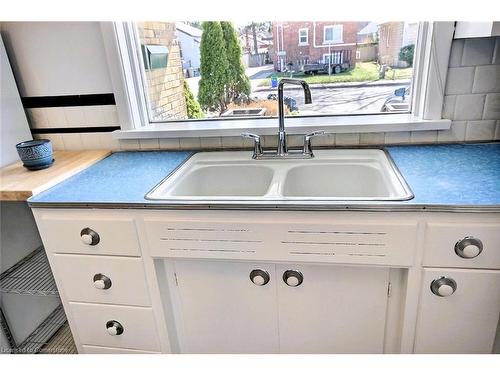 6 Barrett Avenue, Cambridge, ON - Indoor Photo Showing Kitchen With Double Sink