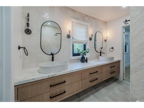 2143 Bleams Road, Wilmot Township, ON - Indoor Photo Showing Bathroom