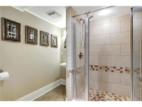 3 Flora Street, Cambridge, ON - Indoor Photo Showing Bathroom