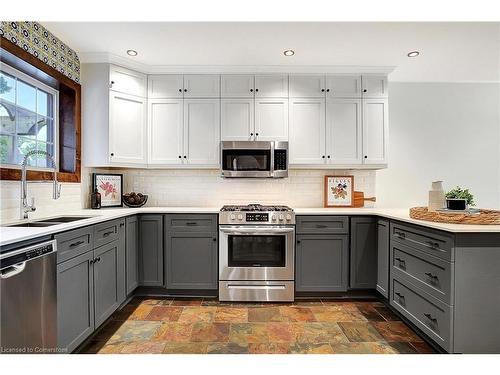 3 Flora Street, Cambridge, ON - Indoor Photo Showing Kitchen With Double Sink With Upgraded Kitchen