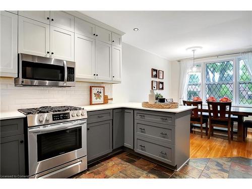 3 Flora Street, Cambridge, ON - Indoor Photo Showing Kitchen With Upgraded Kitchen