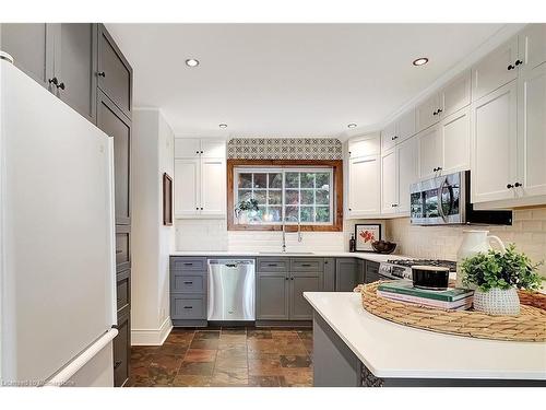 3 Flora Street, Cambridge, ON - Indoor Photo Showing Kitchen With Upgraded Kitchen