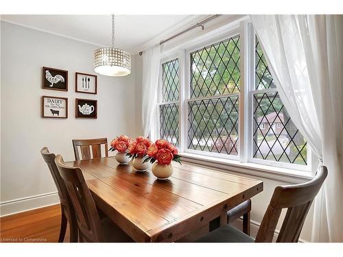 3 Flora Street, Cambridge, ON - Indoor Photo Showing Dining Room