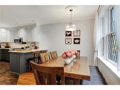 3 Flora Street, Cambridge, ON - Indoor Photo Showing Dining Room