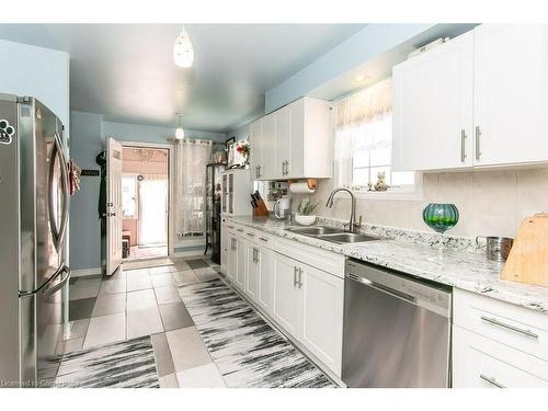 137 Wake Robin Drive, Kitchener, ON - Indoor Photo Showing Kitchen With Double Sink