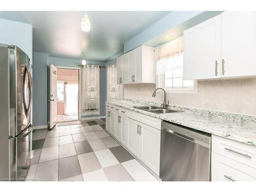 137 Wake Robin Drive, Kitchener, ON - Indoor Photo Showing Kitchen With Double Sink