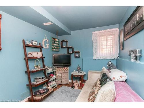 137 Wake Robin Drive, Kitchener, ON - Indoor Photo Showing Other Room