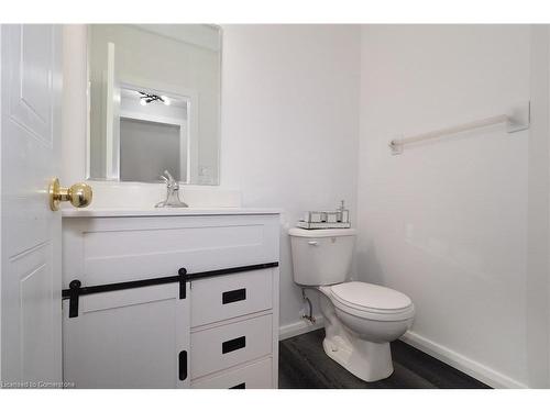 764 Karlsfeld Road, Waterloo, ON - Indoor Photo Showing Bathroom