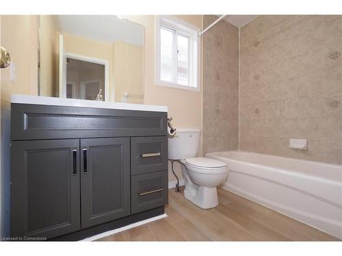 764 Karlsfeld Road, Waterloo, ON - Indoor Photo Showing Bathroom