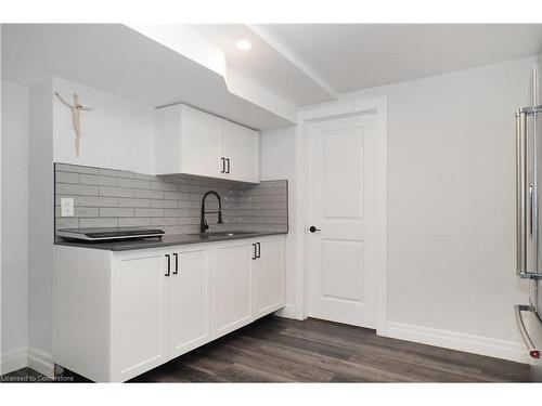 764 Karlsfeld Road, Waterloo, ON - Indoor Photo Showing Kitchen