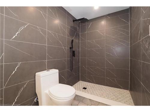 764 Karlsfeld Road, Waterloo, ON - Indoor Photo Showing Bathroom