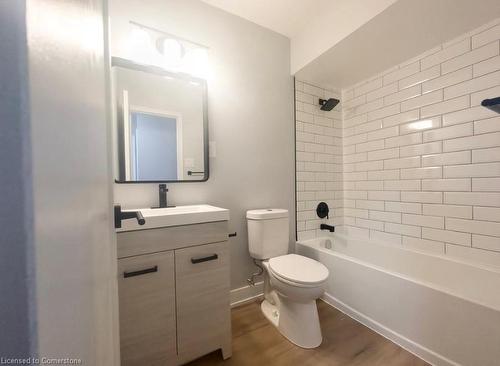 11-203 Mausser Avenue, Kitchener, ON - Indoor Photo Showing Bathroom