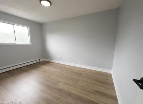 11-203 Mausser Avenue, Kitchener, ON - Indoor Photo Showing Other Room