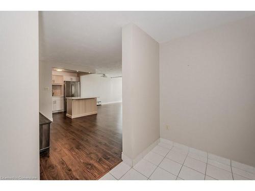 303-24 Midland Drive, Kitchener, ON - Indoor Photo Showing Other Room