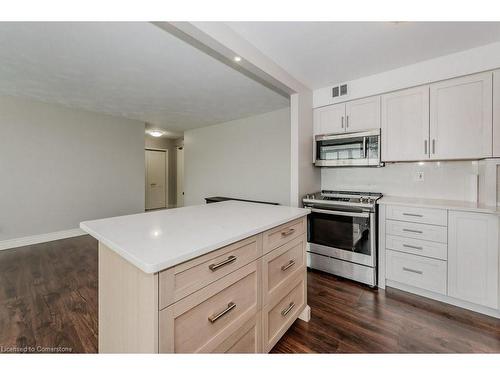 303-24 Midland Drive, Kitchener, ON - Indoor Photo Showing Kitchen