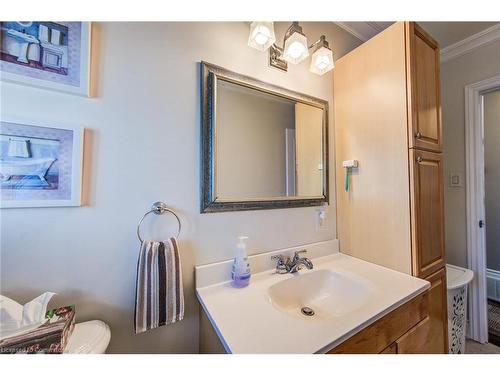 12 Byron Avenue, Cambridge, ON - Indoor Photo Showing Bathroom