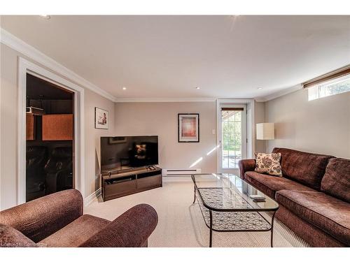 12 Byron Avenue, Cambridge, ON - Indoor Photo Showing Living Room