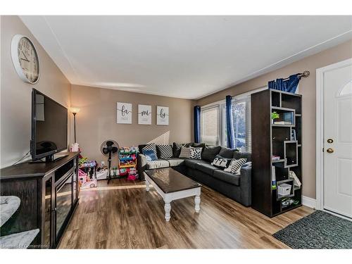 98 Scenic Drive, Kitchener, ON - Indoor Photo Showing Living Room