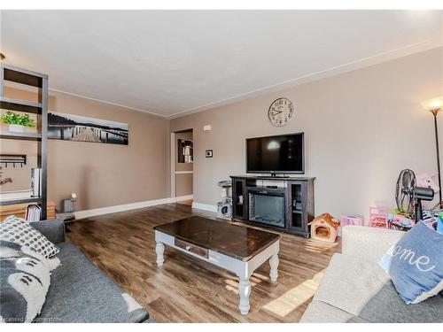 98 Scenic Drive, Kitchener, ON - Indoor Photo Showing Living Room