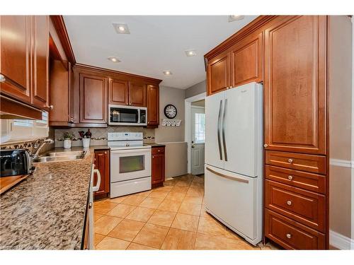 98 Scenic Drive, Kitchener, ON - Indoor Photo Showing Kitchen