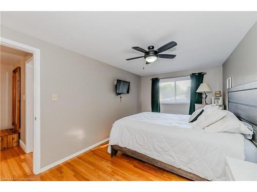 98 Scenic Drive, Kitchener, ON - Indoor Photo Showing Bedroom