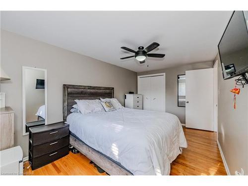 98 Scenic Drive, Kitchener, ON - Indoor Photo Showing Bedroom