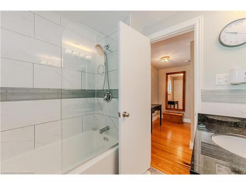 98 Scenic Drive, Kitchener, ON - Indoor Photo Showing Bathroom