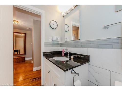 98 Scenic Drive, Kitchener, ON - Indoor Photo Showing Bathroom