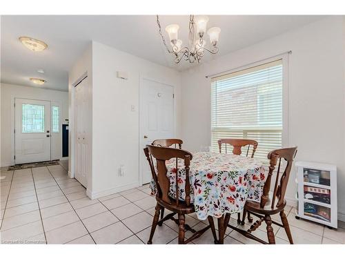 18 Porter Drive, Guelph, ON - Indoor Photo Showing Dining Room