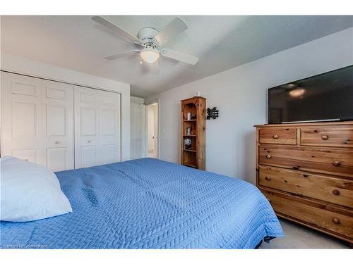 18 Porter Drive, Guelph, ON - Indoor Photo Showing Bedroom