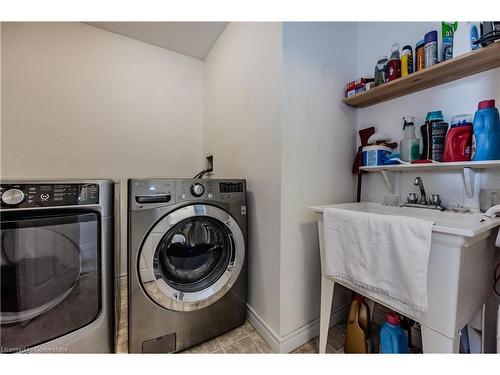 18 Porter Drive, Guelph, ON - Indoor Photo Showing Laundry Room