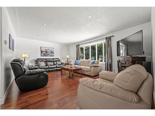 50 Rouse Avenue, Cambridge, ON - Indoor Photo Showing Living Room