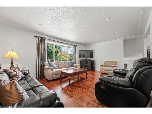 50 Rouse Avenue, Cambridge, ON - Indoor Photo Showing Living Room