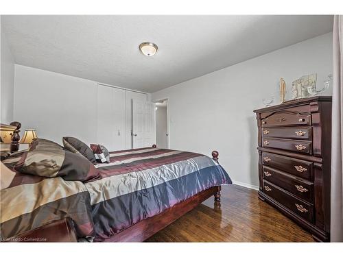 50 Rouse Avenue, Cambridge, ON - Indoor Photo Showing Bedroom