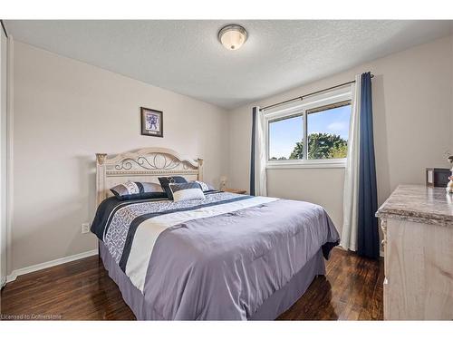 50 Rouse Avenue, Cambridge, ON - Indoor Photo Showing Bedroom