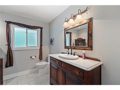 728 Country Squire Road, Waterloo, ON - Indoor Photo Showing Bathroom