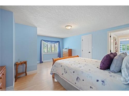 728 Country Squire Road, Waterloo, ON - Indoor Photo Showing Bedroom