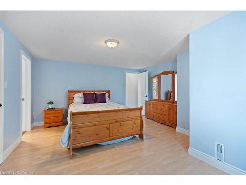 728 Country Squire Road, Waterloo, ON - Indoor Photo Showing Bedroom