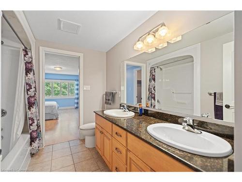 728 Country Squire Road, Waterloo, ON - Indoor Photo Showing Bathroom