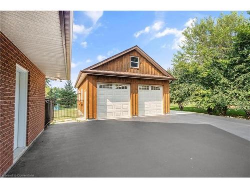 728 Country Squire Road, Waterloo, ON - Outdoor