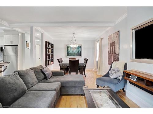 87 Simeon Street, Kitchener, ON - Indoor Photo Showing Living Room