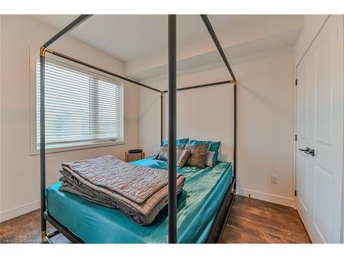 201-11 Beckwith Lane, The Blue Mountains, ON - Indoor Photo Showing Bedroom