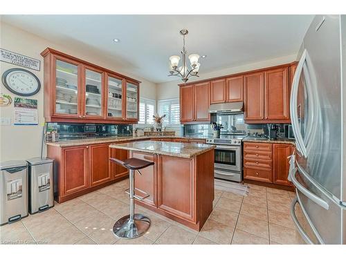 170 The Queens Way, Barrie, ON - Indoor Photo Showing Kitchen