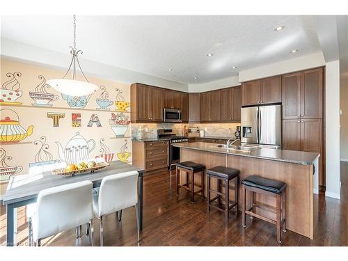 361 Bamberg Crescent, Waterloo, ON - Indoor Photo Showing Kitchen