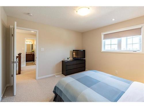 361 Bamberg Crescent, Waterloo, ON - Indoor Photo Showing Bedroom