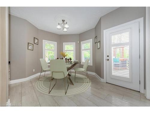 290 Woodridge Drive, Mannheim, ON - Indoor Photo Showing Dining Room