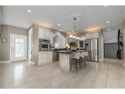 290 Woodridge Drive, Mannheim, ON - Indoor Photo Showing Kitchen With Upgraded Kitchen