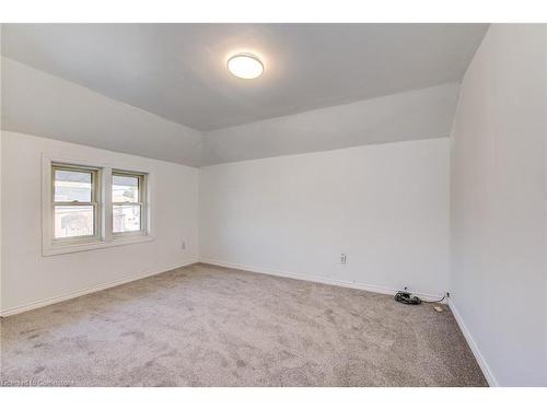 285 Courtland Avenue E, Kitchener, ON - Indoor Photo Showing Other Room