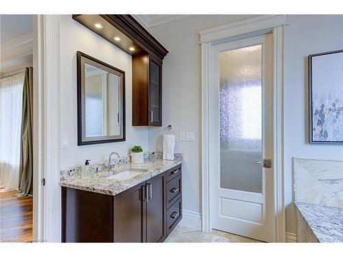 1123 Notre Dame Drive, Petersburg, ON - Indoor Photo Showing Bathroom